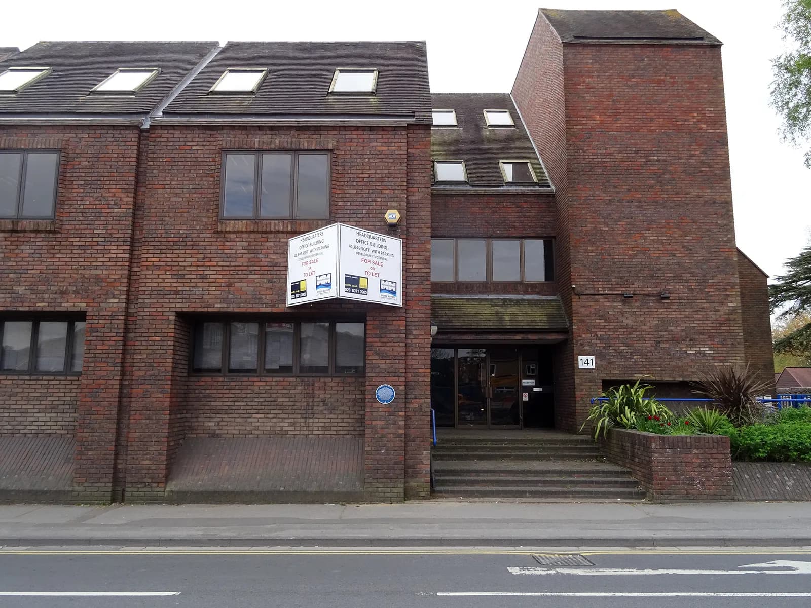 Salisbury's Secret Spitfire Workshops: How the City Built Nearly 2,000 Aircraft in Requisitioned Garages
